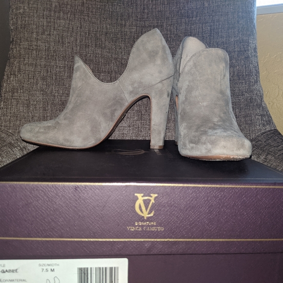 Vince Camuto Earth Amalfi booties - Picture 2 of 7